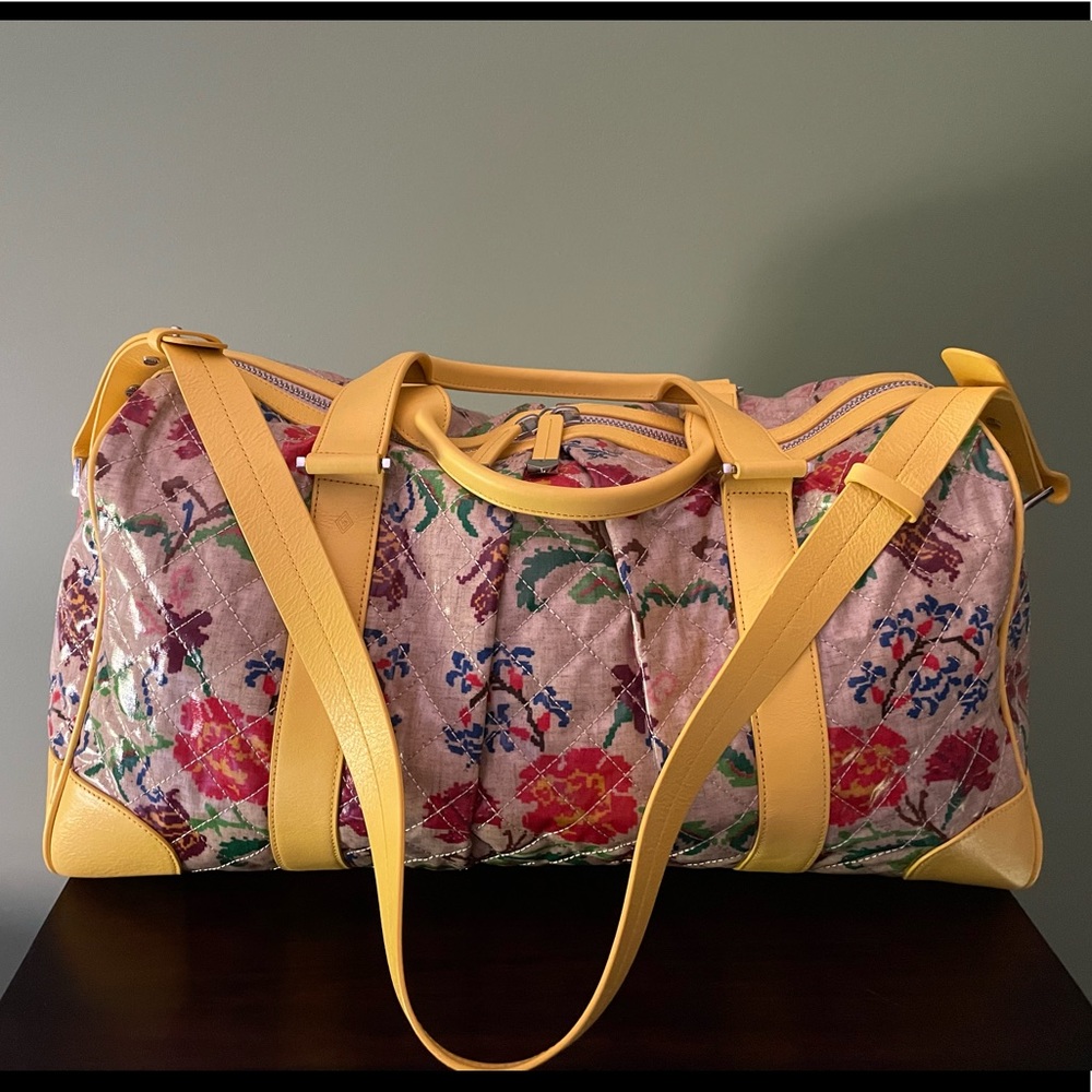 🦄 Vera Bradley 36 Hour Tote (NWT) Glossy Folkloric by Vera Bradley Designs